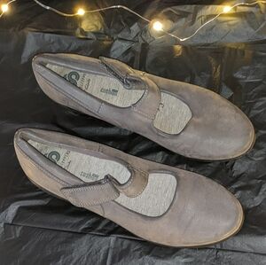 Cloudsteppers by Clarks Gray Women's MaryJane Style Shoes With Cushion Size 6.5